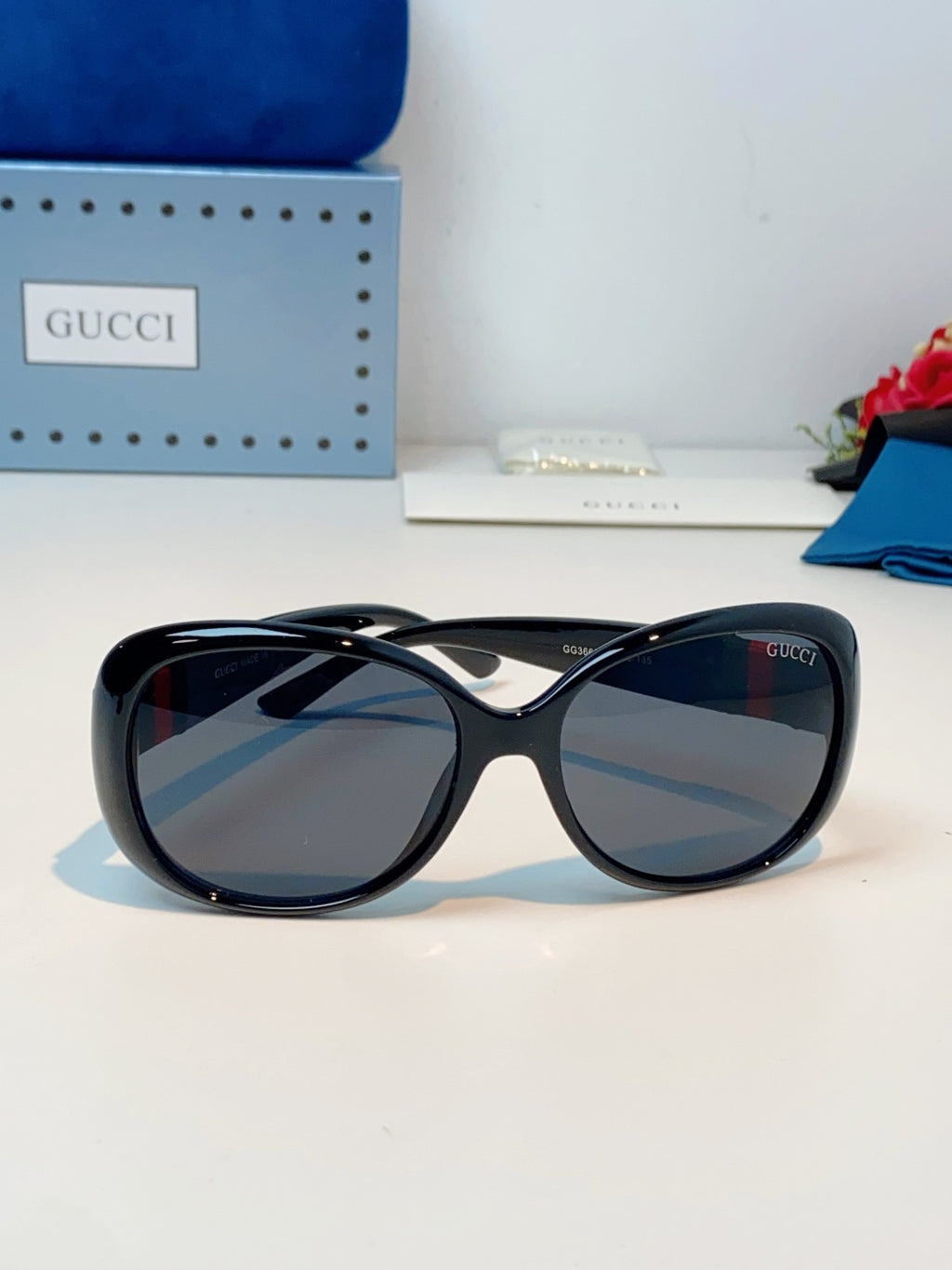 Gucci Oval Black Lens Sunglasses for Men & Women - 158201 - detail image 2