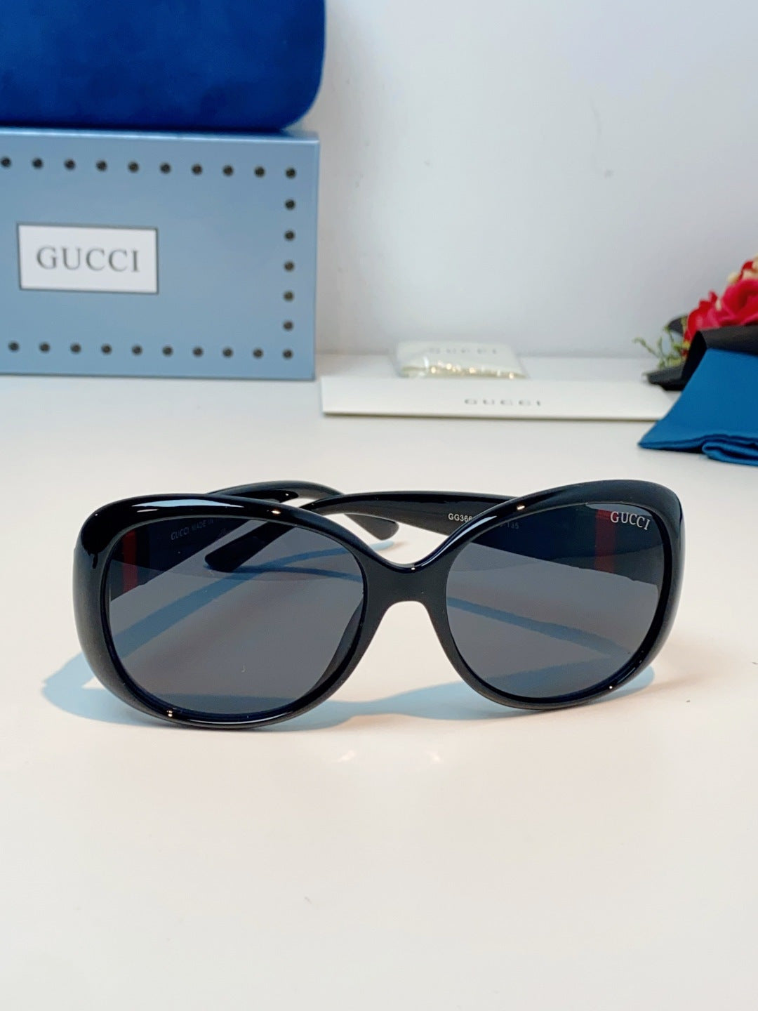 Gucci Oval Black Lens Sunglasses for Men & Women - 158201 - detail image 2