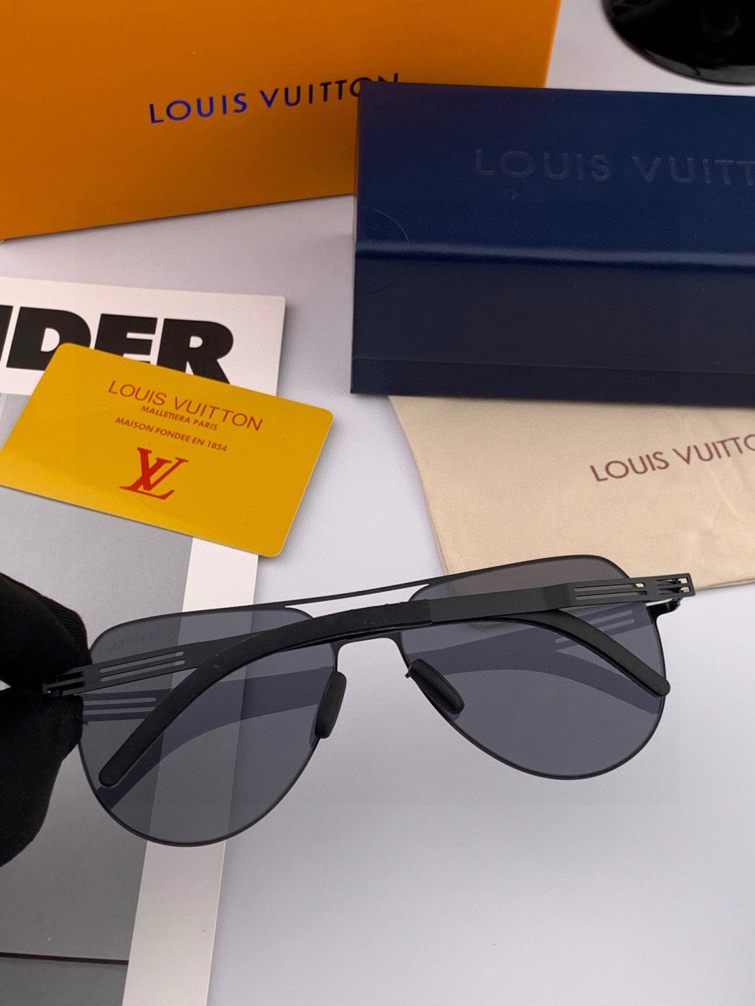 Louis Vuitton L186 Fashion Gold Lens Sunglasses for Men & Women - 158107 - detail image 6