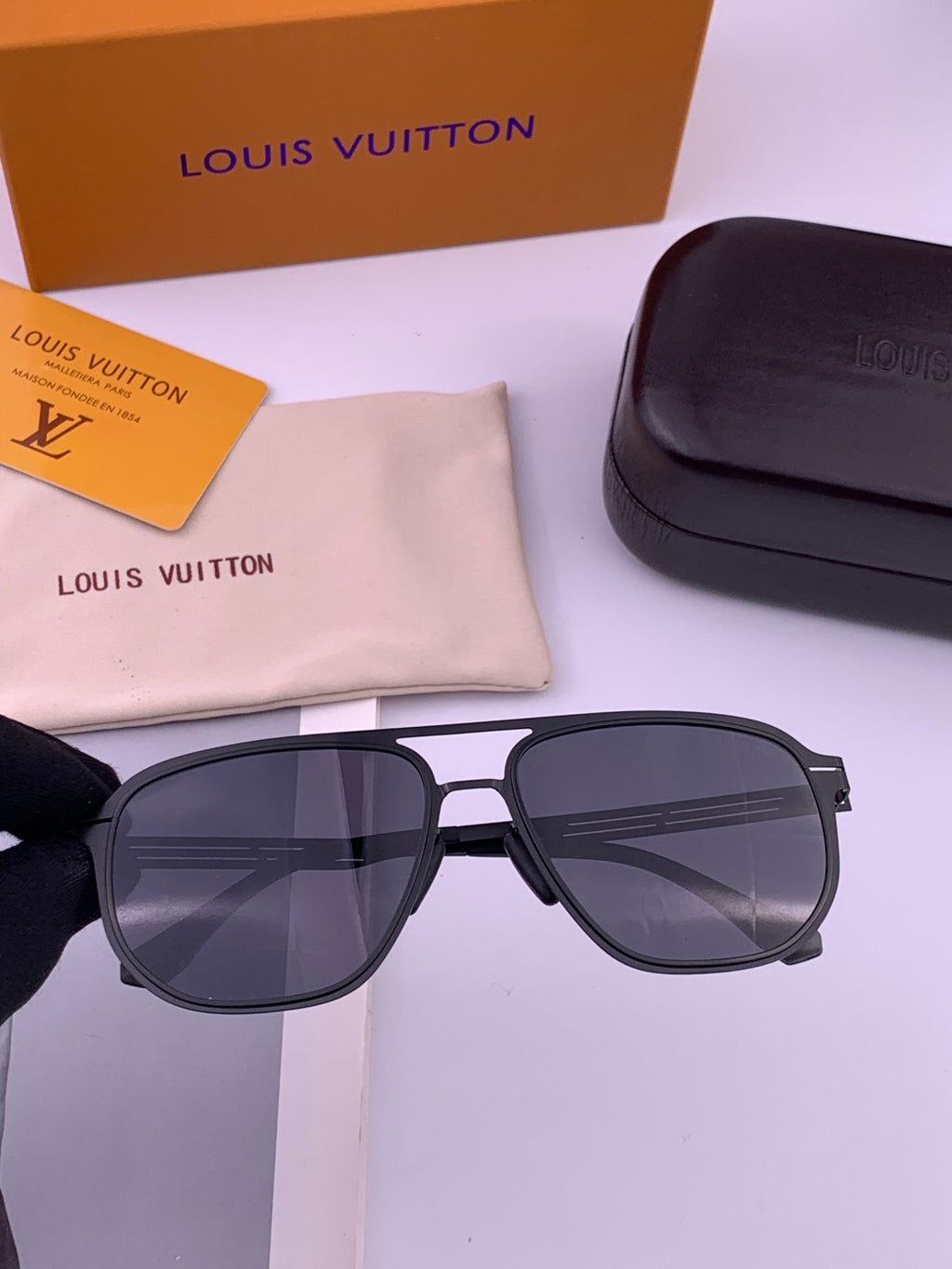 Louis Vuitton L5980 Fashion Purple Lens Sunglasses for Men & Women - detail image 2