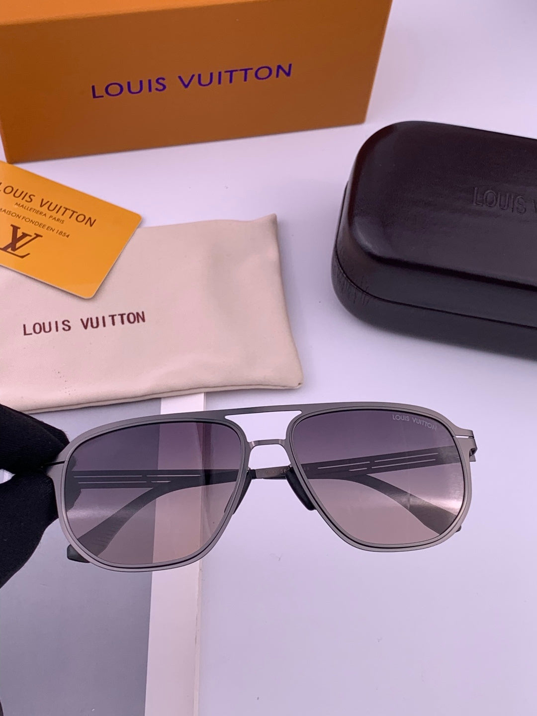 Louis Vuitton L5980 Fashion Purple Lens Sunglasses for Men & Women