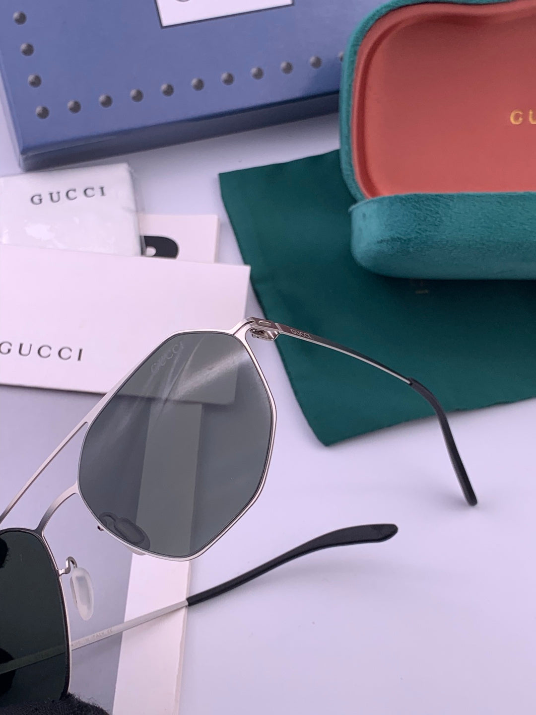 Gucci G7907 Fashion Black Lens Sunglasses for Men & Women - detail image 5
