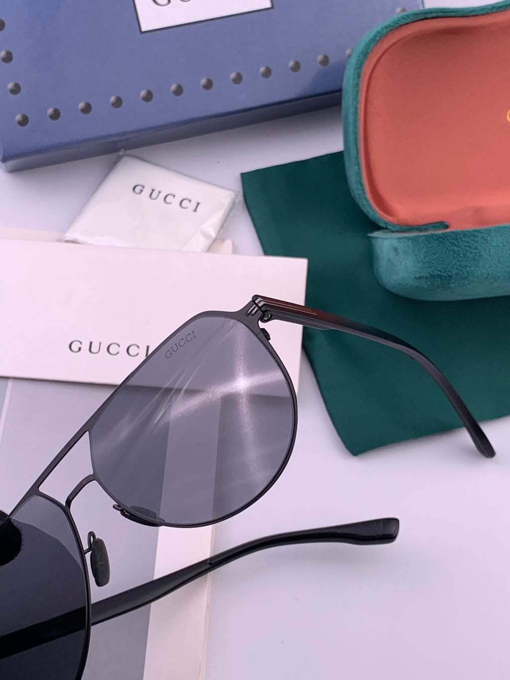 Gucci G7253 Polarized Aviator Gold Lens Sunglasses for Men - detail image 5
