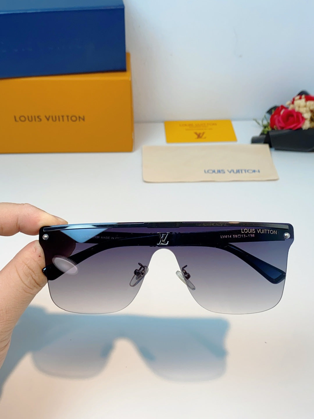 Louis Vuitton Lightweight Rimless Purple Lens Sunglasses for Men & Wo - 158127 - detail image 4