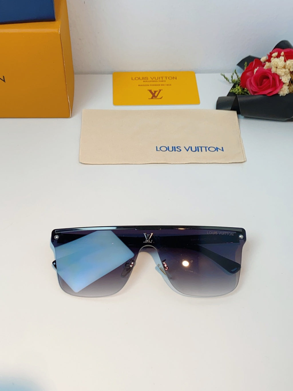 Louis Vuitton Lightweight Rimless Purple Lens Sunglasses for Men & Wo - 158127 - detail image 9