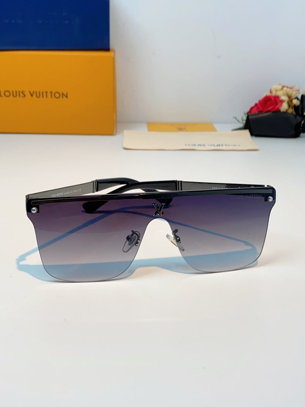 Louis Vuitton Lightweight Rimless Purple Lens Sunglasses for Men & Wo - 158127 - detail image 2