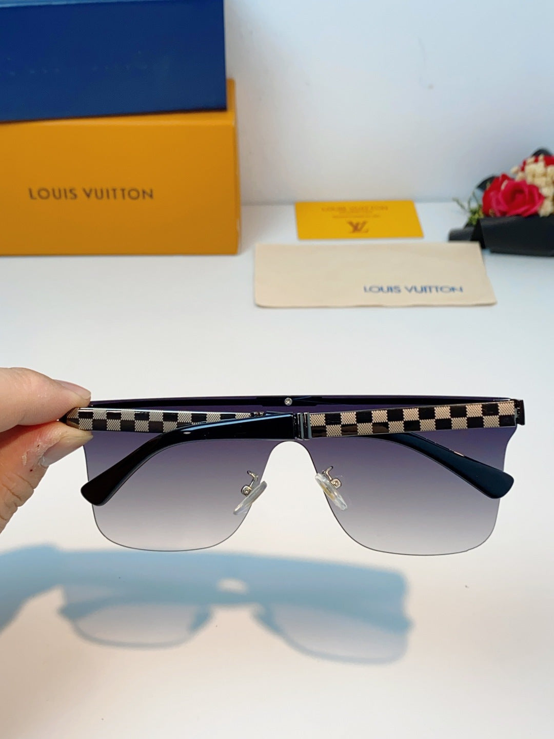 Louis Vuitton Lightweight Rimless Purple Lens Sunglasses for Men & Wo - 158127 - detail image 5