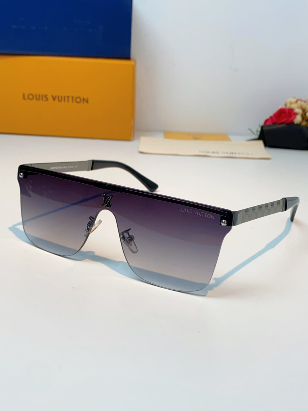 Louis Vuitton Lightweight Rimless Purple Lens Sunglasses for Men & Wo - 158127