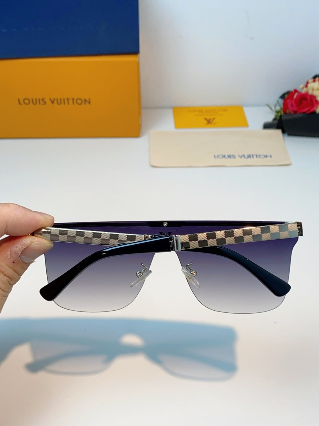Louis Vuitton Lightweight Rimless Purple Lens Sunglasses for Men & Wo - 158128 - detail image 5