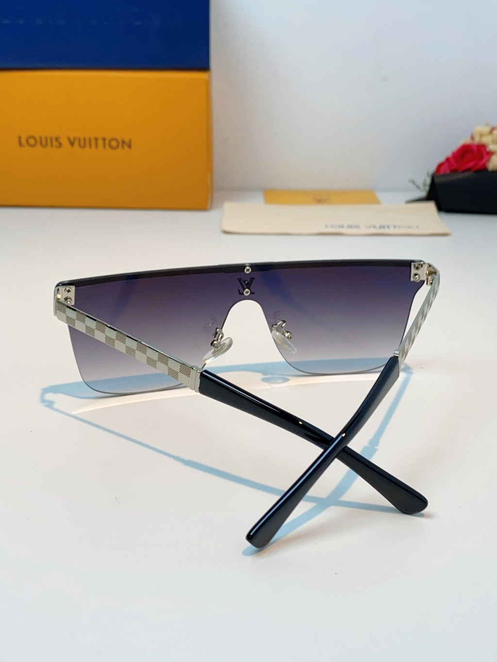 Louis Vuitton Lightweight Rimless Purple Lens Sunglasses for Men & Wo - 158128 - detail image 3