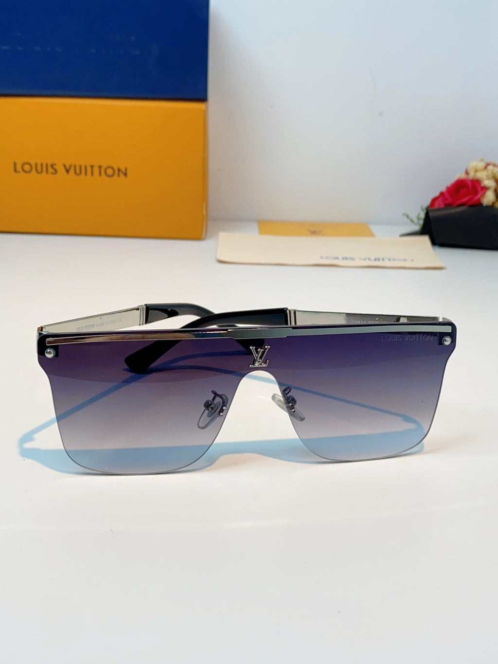 Louis Vuitton Lightweight Rimless Purple Lens Sunglasses for Men & Wo - 158128 - detail image 2