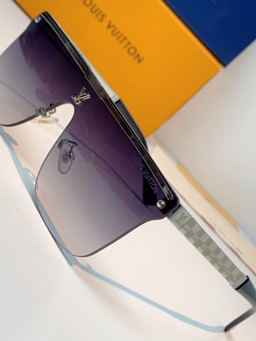 Louis Vuitton Lightweight Rimless Purple Lens Sunglasses for Men & Wo - 158128 - detail image 7