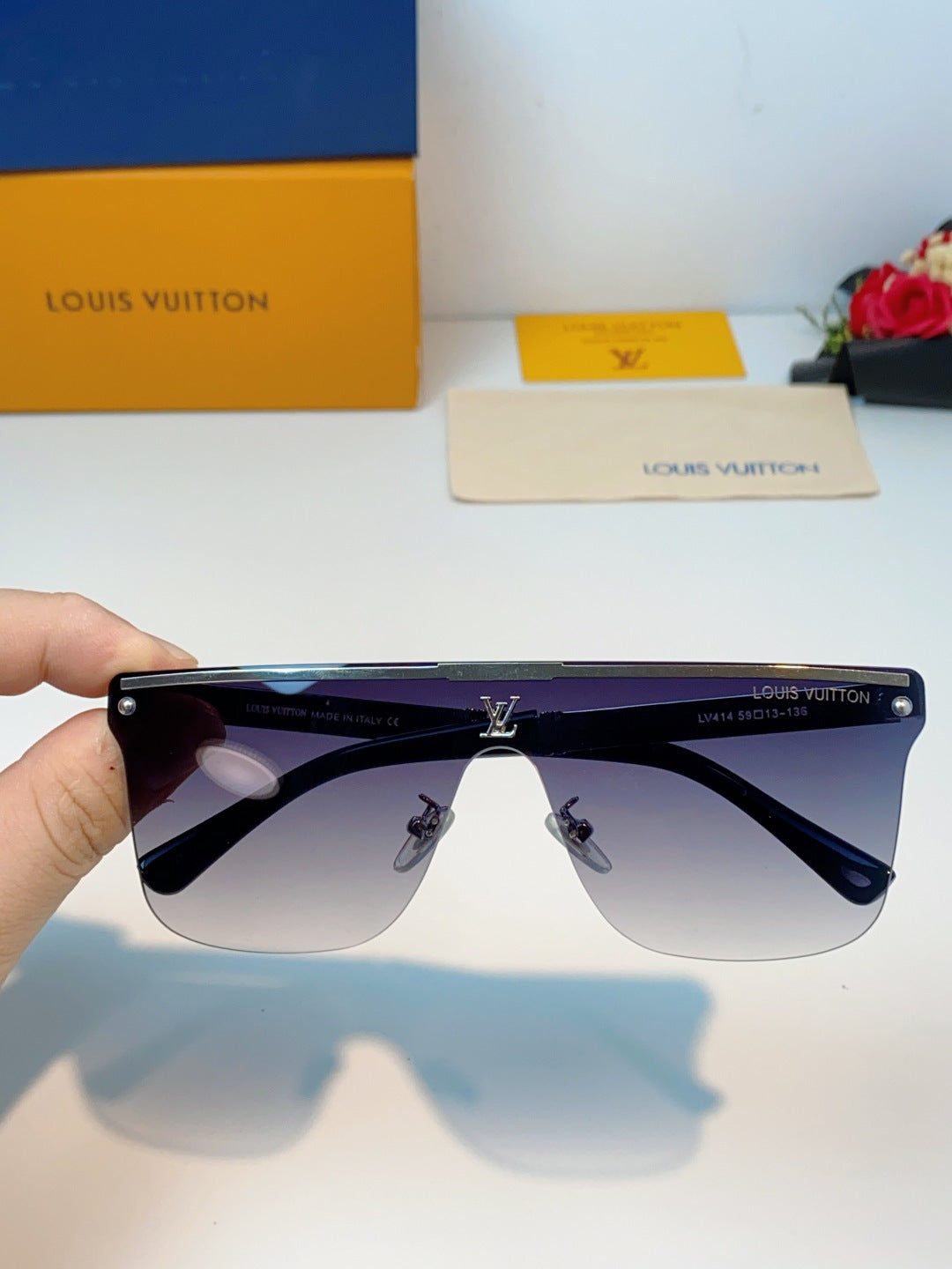 Louis Vuitton Lightweight Rimless Purple Lens Sunglasses for Men & Wo - 158128 - detail image 4
