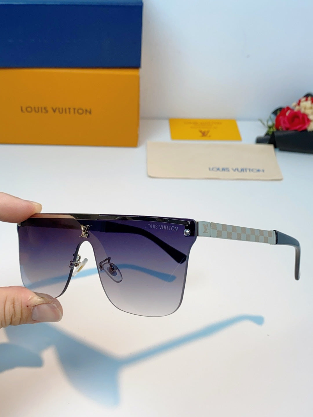 Louis Vuitton Lightweight Rimless Purple Lens Sunglasses for Men & Wo - 158128 - detail image 6