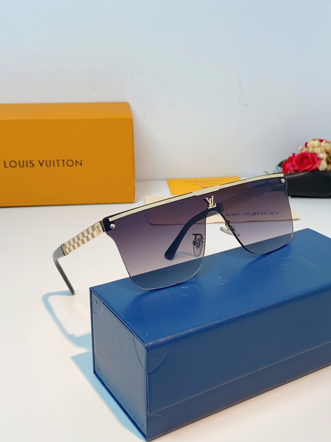 Louis Vuitton Lightweight Rimless Black Lens Sunglasses for Men & Wom - 158129 - detail image 10