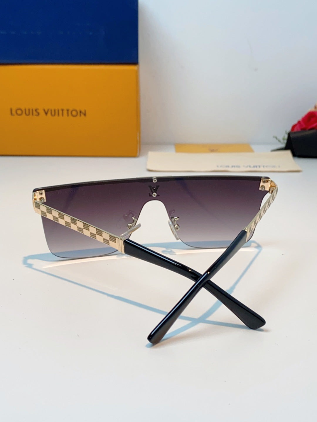 Louis Vuitton Lightweight Rimless Black Lens Sunglasses for Men & Wom - 158129 - detail image 3
