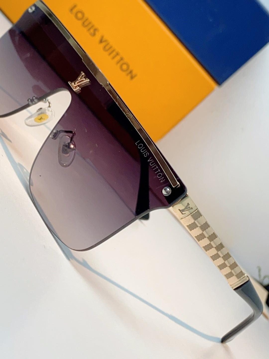 Louis Vuitton Lightweight Rimless Black Lens Sunglasses for Men & Wom - 158129 - detail image 7