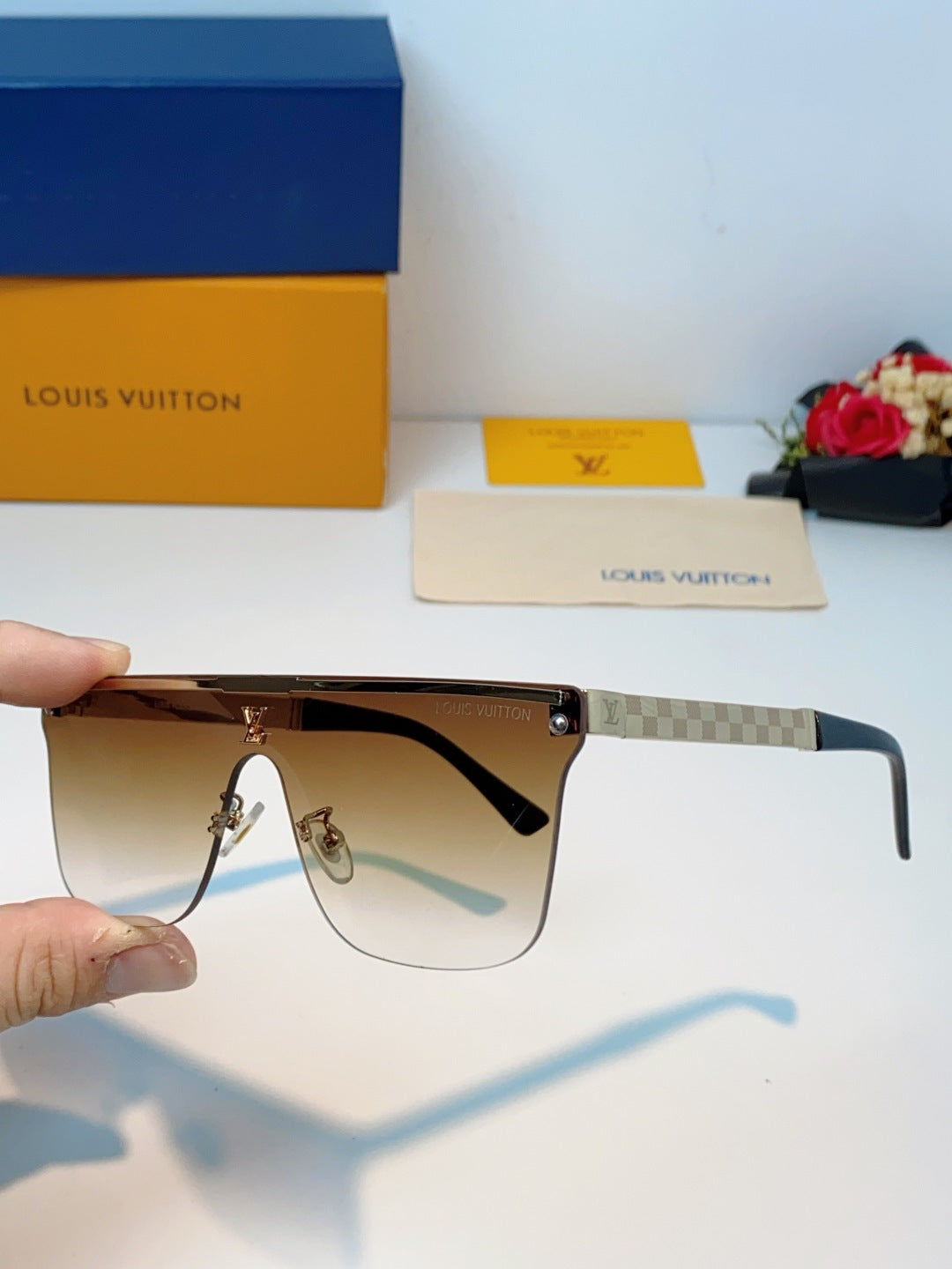Louis Vuitton Lightweight Rimless Brown Lens Sunglasses for Men & Wom - 158130 - detail image 6