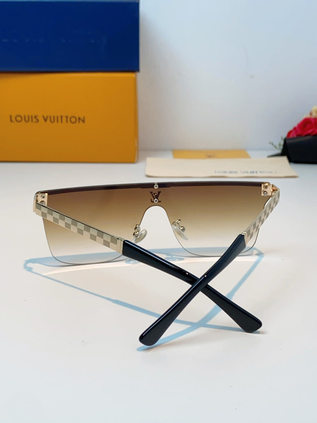 Louis Vuitton Lightweight Rimless Brown Lens Sunglasses for Men & Wom - 158130 - detail image 3