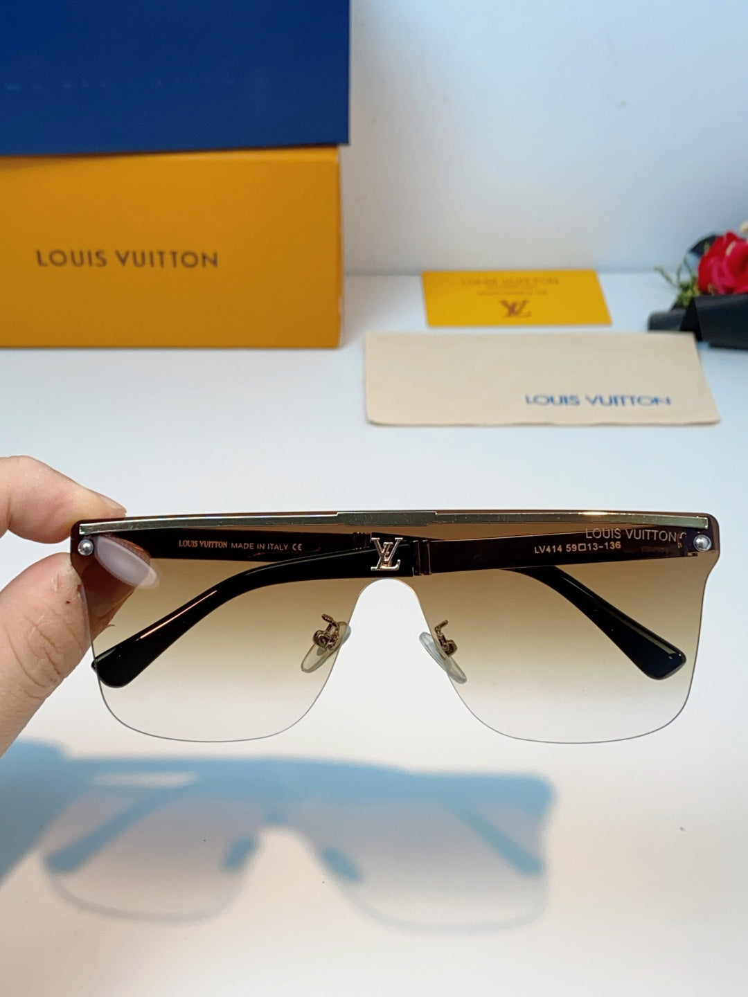 Louis Vuitton Lightweight Rimless Brown Lens Sunglasses for Men & Wom - 158130 - detail image 4