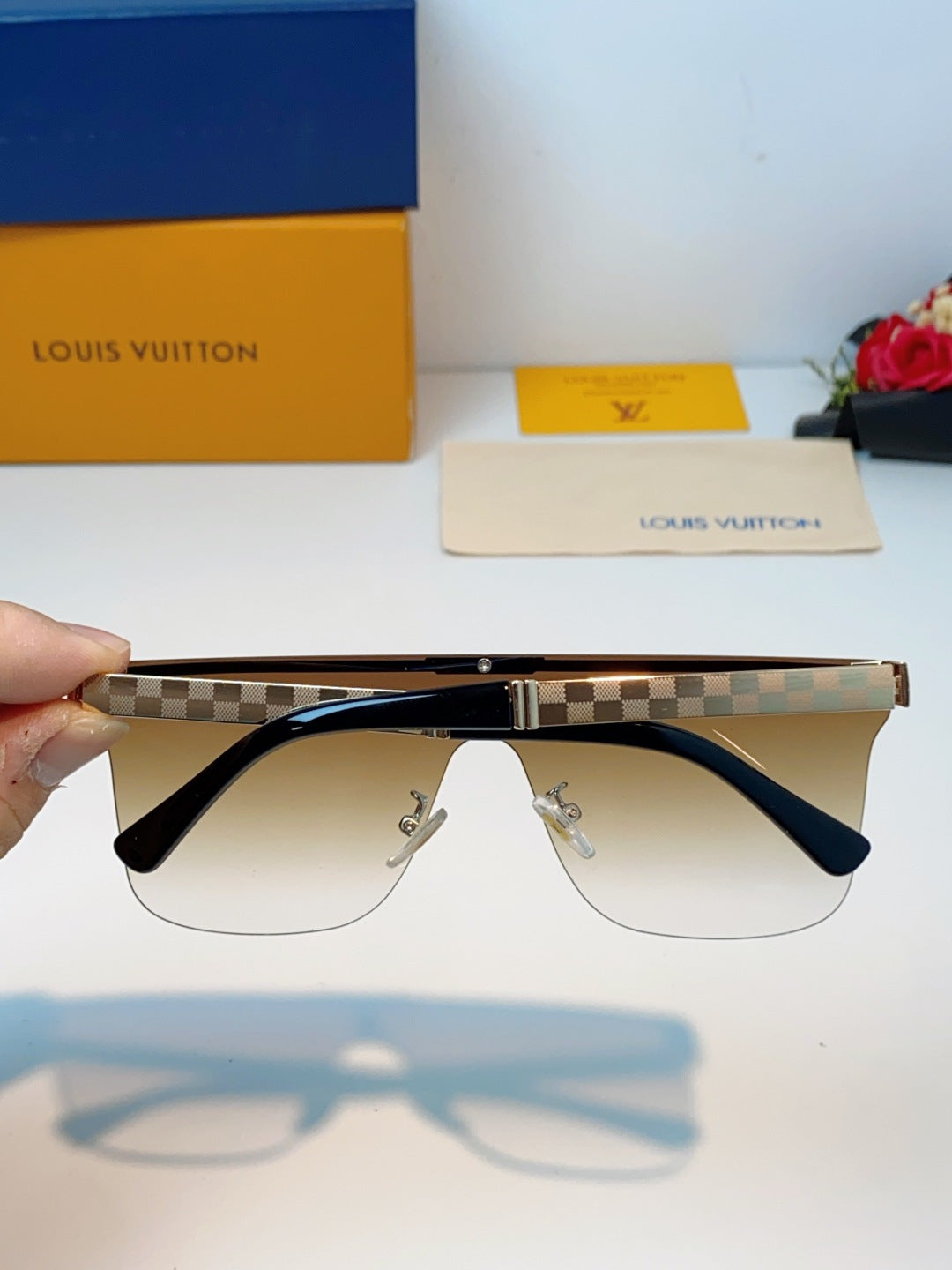 Louis Vuitton Lightweight Rimless Brown Lens Sunglasses for Men & Wom - 158130 - detail image 5