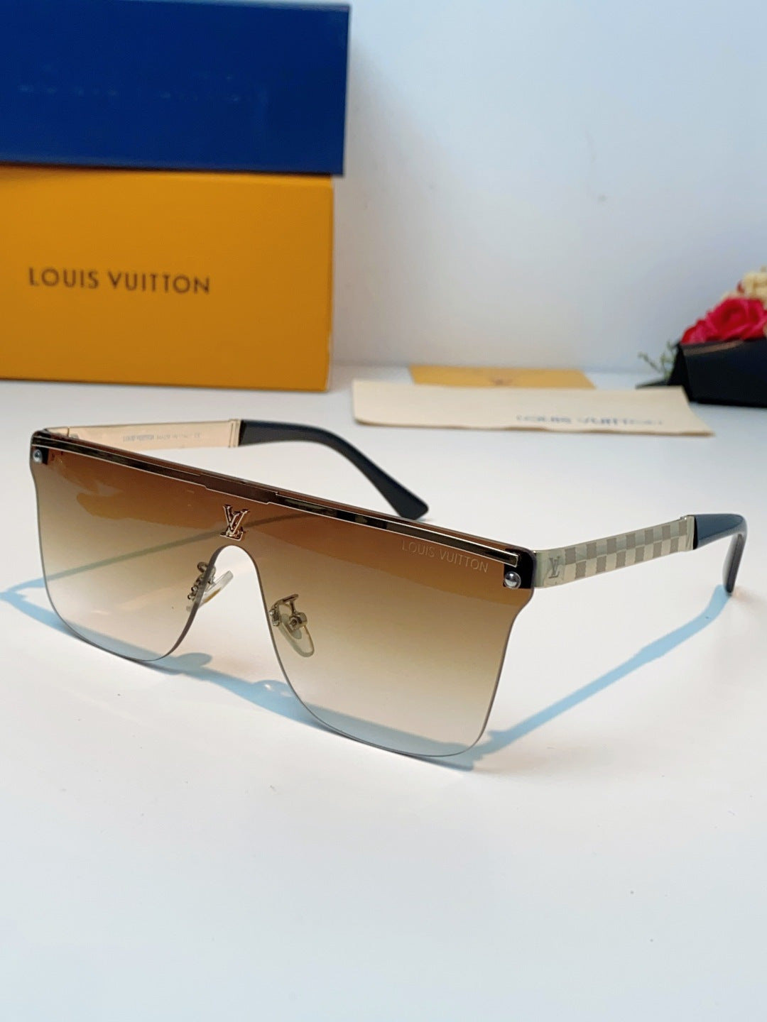 Louis Vuitton Lightweight Rimless Brown Lens Sunglasses for Men & Wom - 158130