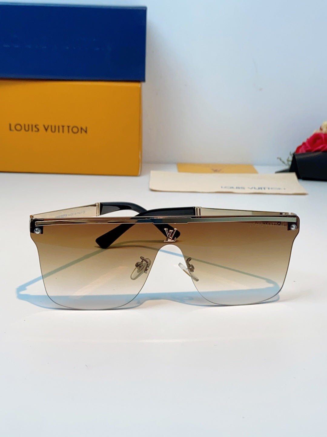 Louis Vuitton Lightweight Rimless Brown Lens Sunglasses for Men & Wom - 158130 - detail image 2