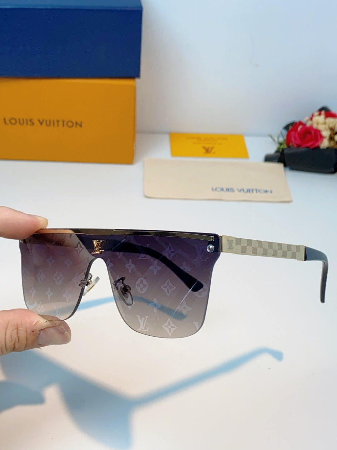Louis Vuitton Lightweight Rimless Blue Lens Sunglasses for Men & Women - detail image 6