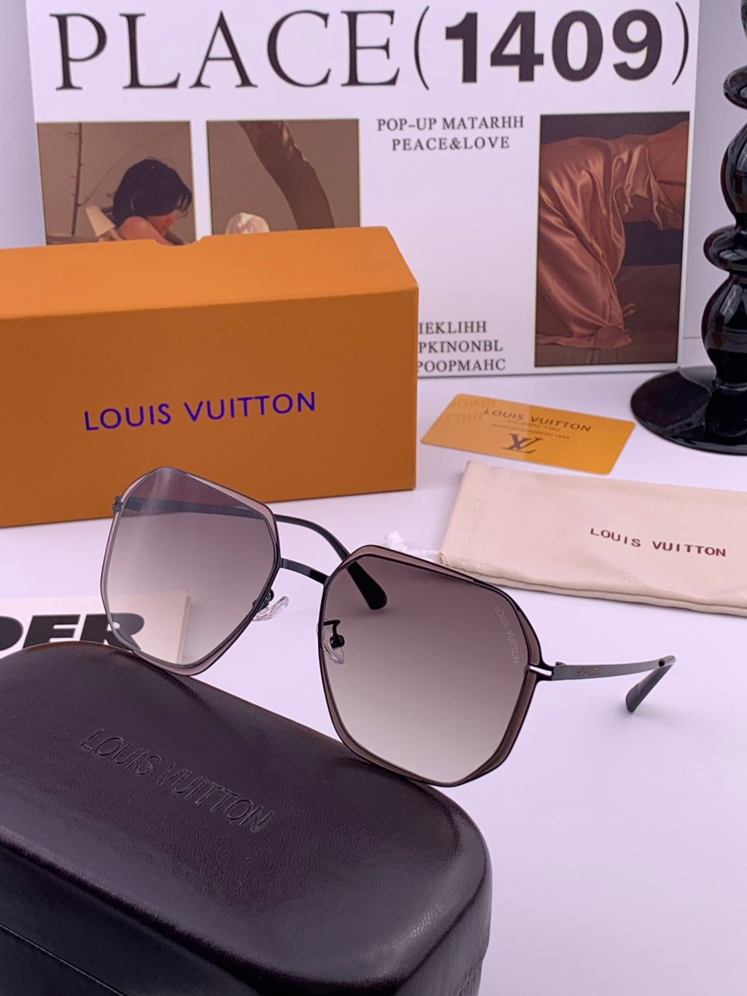 Louis Vuitton L6871 Polarized Oversized Gray Lens Sunglasses for Men & Women - detail image 4