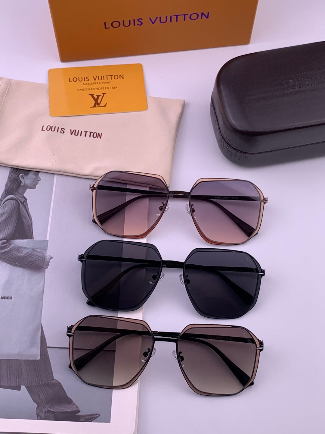 Louis Vuitton L6871 Polarized Oversized Gray Lens Sunglasses for Men & Women - detail image 8