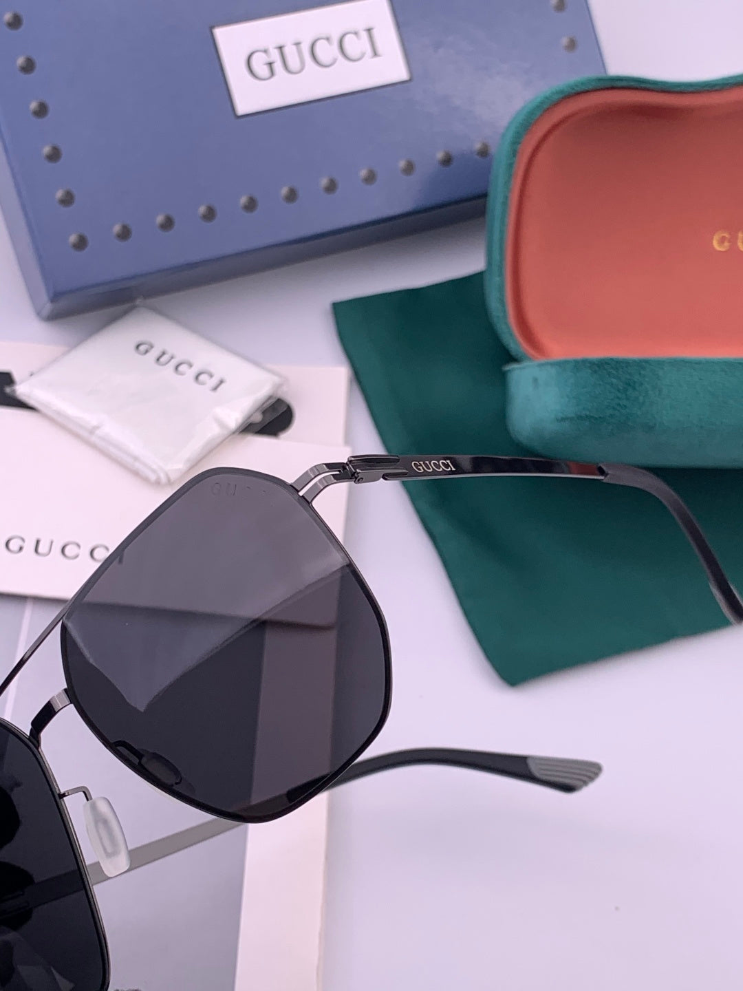 Gucci G4514 Fashion Black Lens Sunglasses for Men & Women - 158250 - detail image 3