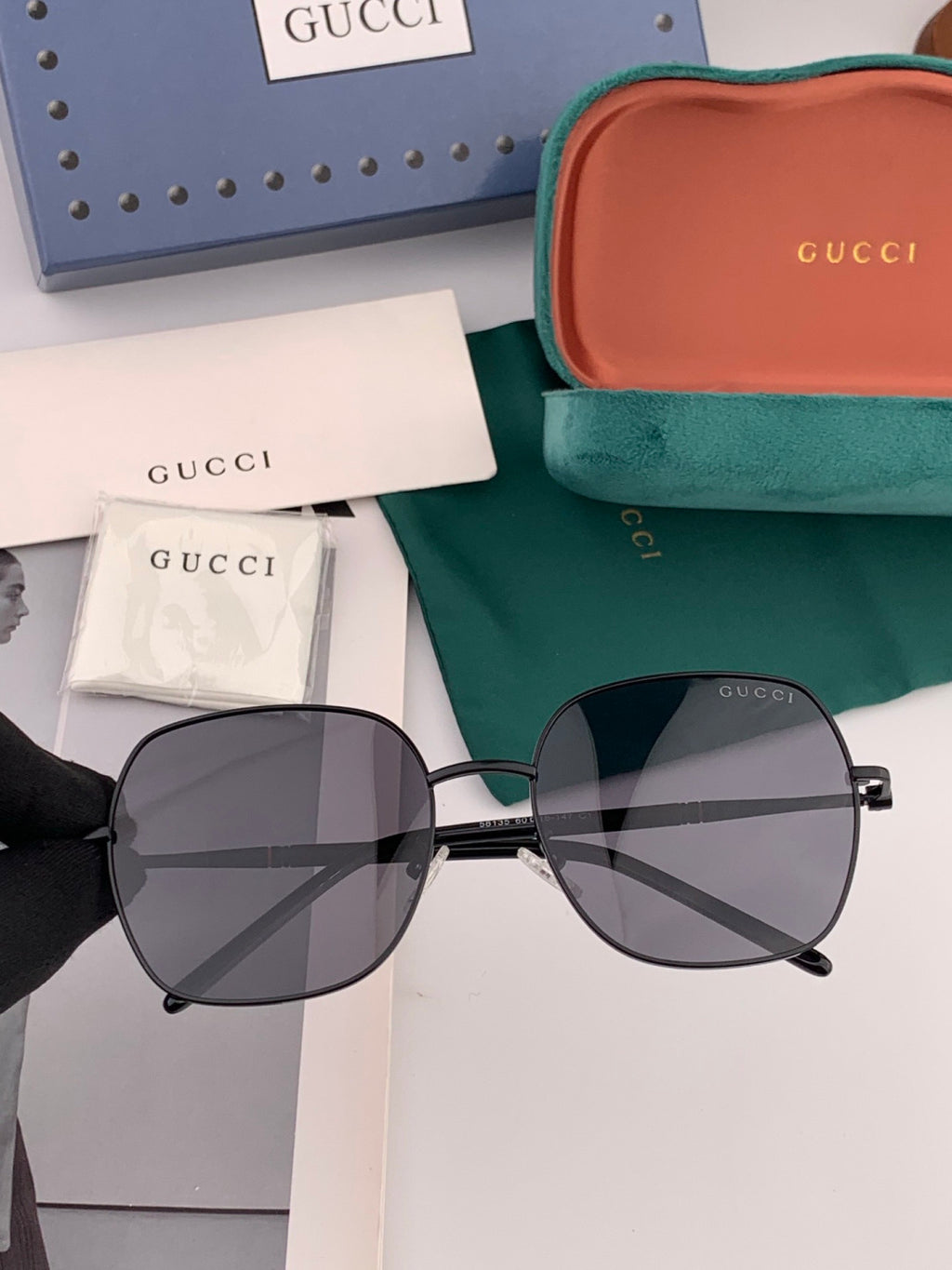 Gucci G55813 Fashion Gold Lens Sunglasses for Men & Women - detail image 2