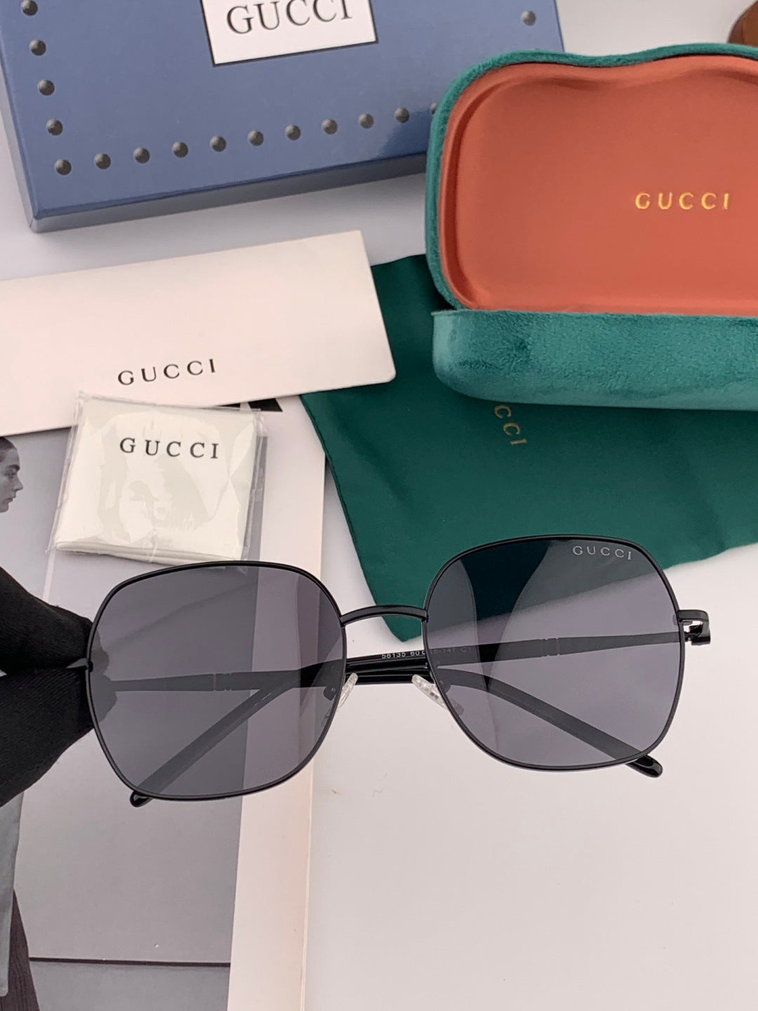 Gucci G55813 Fashion Gold Lens Sunglasses for Men & Women - detail image 2