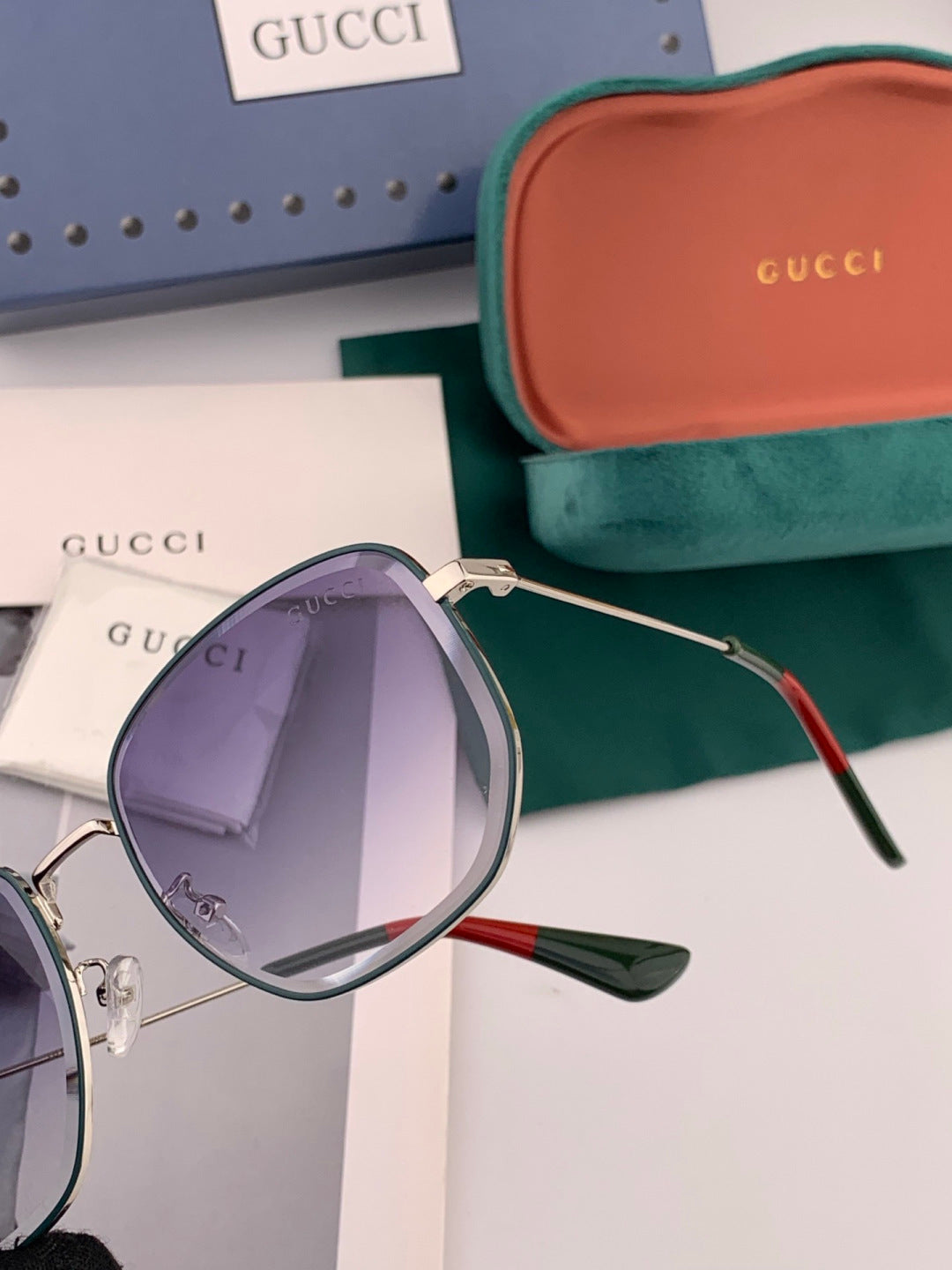 Gucci G0322 Polarized Rimless Green Lens Sunglasses for Men & Women - detail image 6
