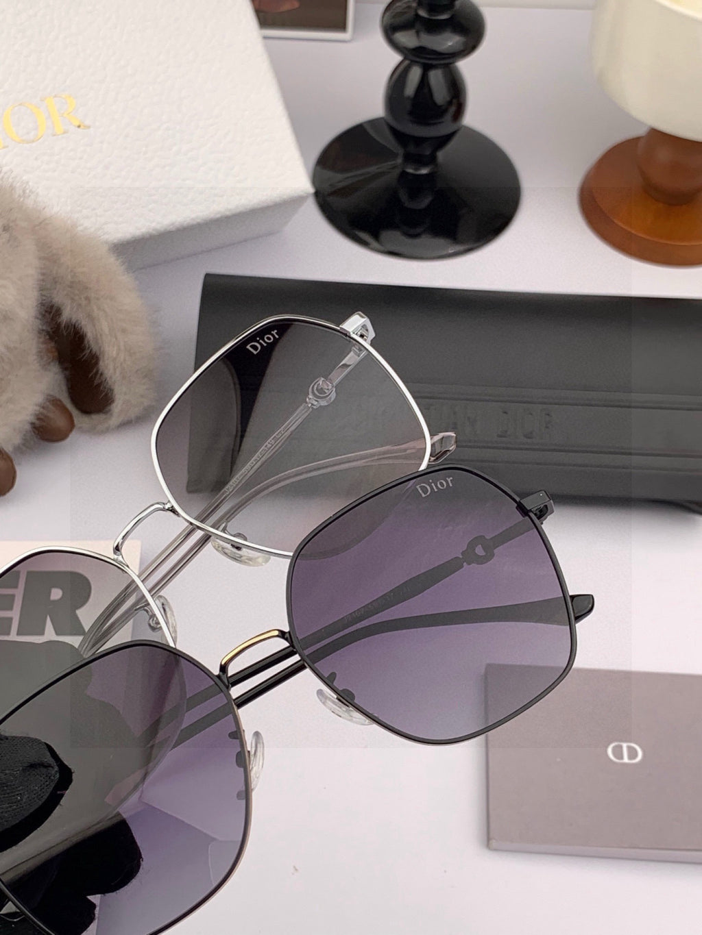 Dior CD7210 Square Red Lens Sunglasses for Women - detail image 5
