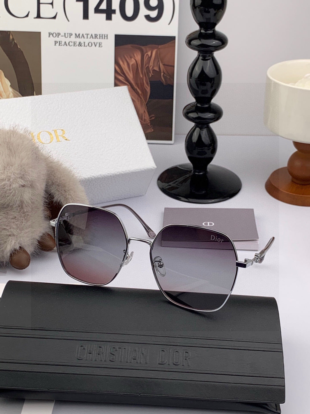 Dior CD7210 Square Red Lens Sunglasses for Women - detail image 2