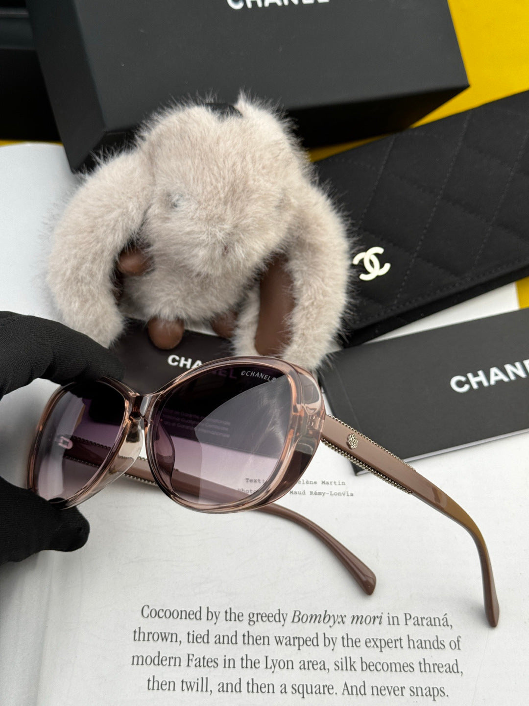 Chanel CH8751 Polarized Round Gold Lens Sunglasses for Men & Women - detail image 4
