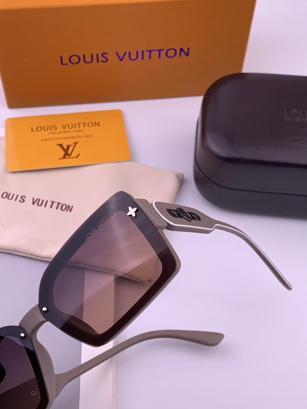 Louis Vuitton L6771 Polarized Square Black Lens Sunglasses for Men & Women - detail image 3