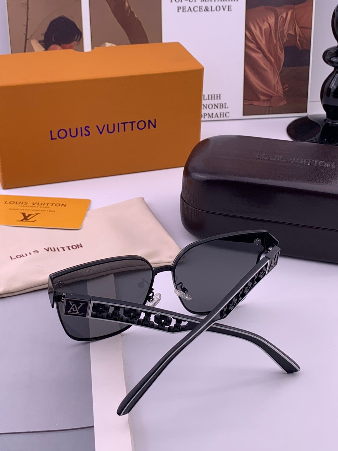Louis Vuitton L8190 Polarized Square Gray Lens Sunglasses for Men & Women - detail image 5