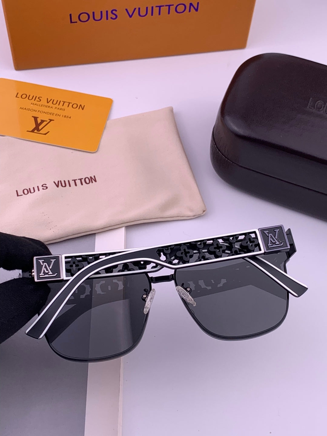 Louis Vuitton L8190 Polarized Square Gray Lens Sunglasses for Men & Women - detail image 7