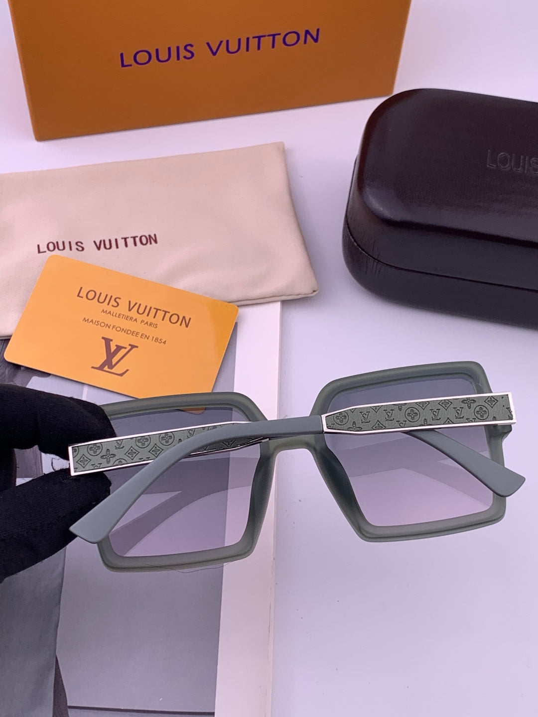 Louis Vuitton L1577 Polarized Square Gray Lens Sunglasses for Men & W - 158165 - detail image 4