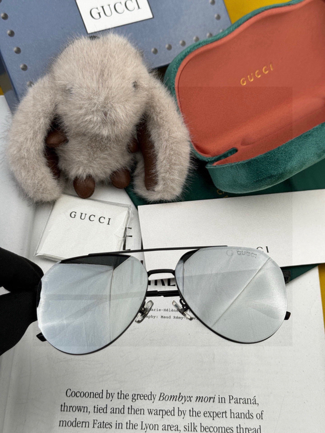 Gucci G2731 Polarized Fashion Black Lens Sunglasses for Men & Women - 158276 - detail image 2