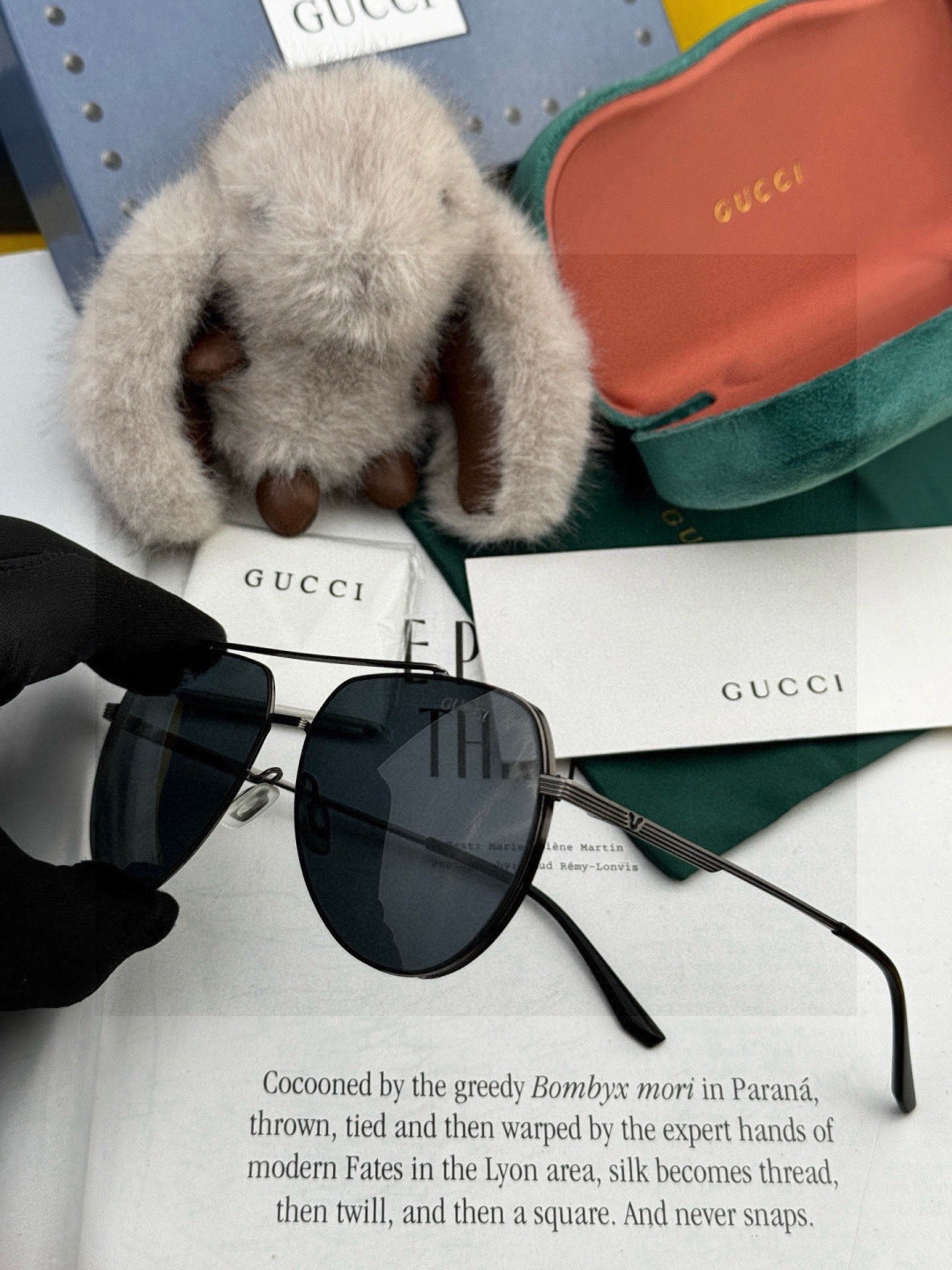 Gucci G61801 Polarized Aviator Black Lens Sunglasses for Men - detail image 4