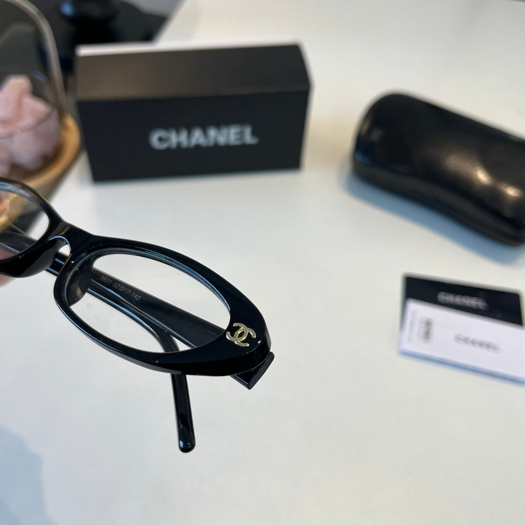 Chanel Oversized Silver Lens Sunglasses for Men & Women - 448993 - detail image 6