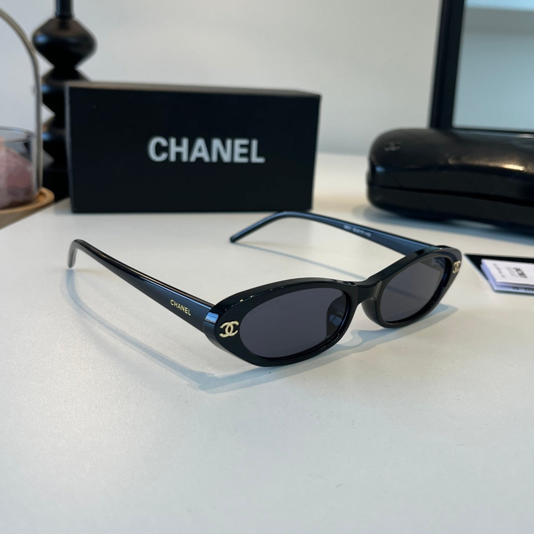 Chanel Oversized Silver Lens Sunglasses for Men & Women - 158355