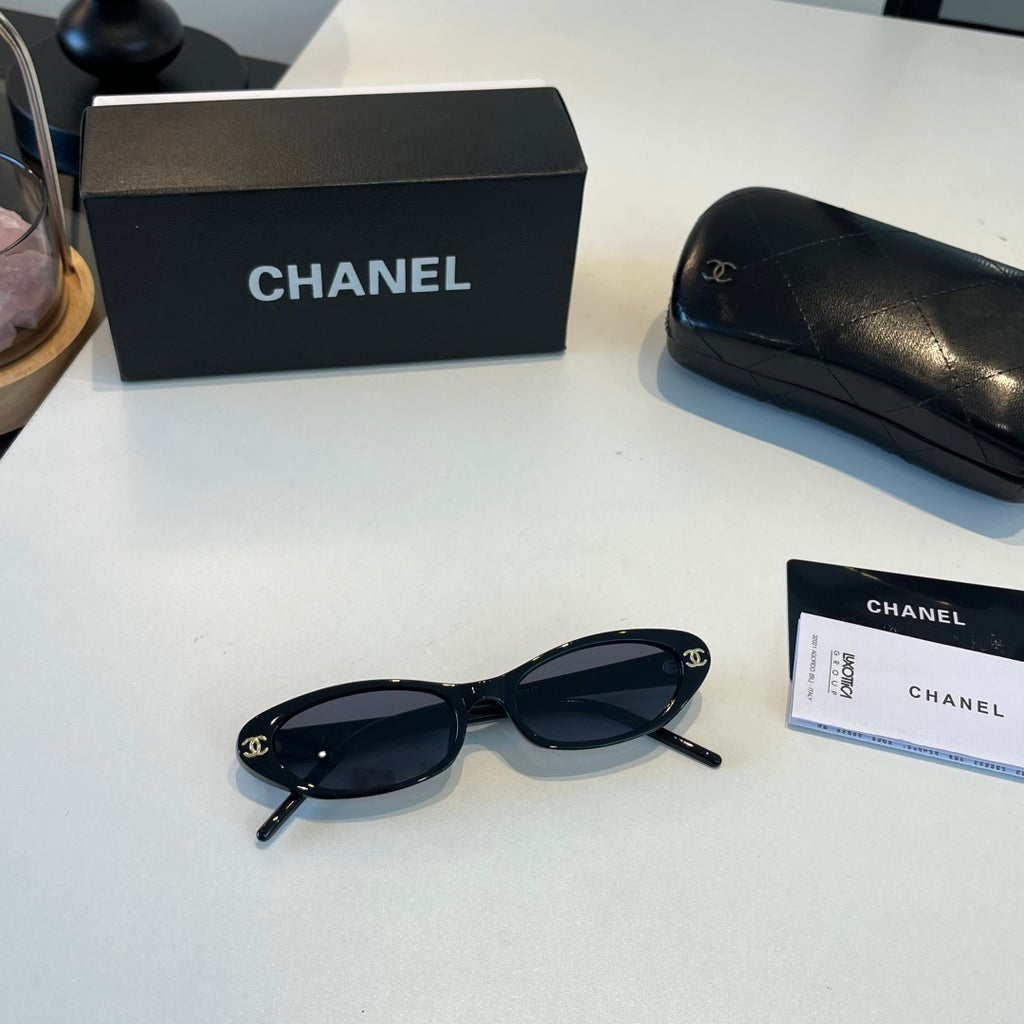 Chanel Oversized Silver Lens Sunglasses for Men & Women - 448995 - detail image 4