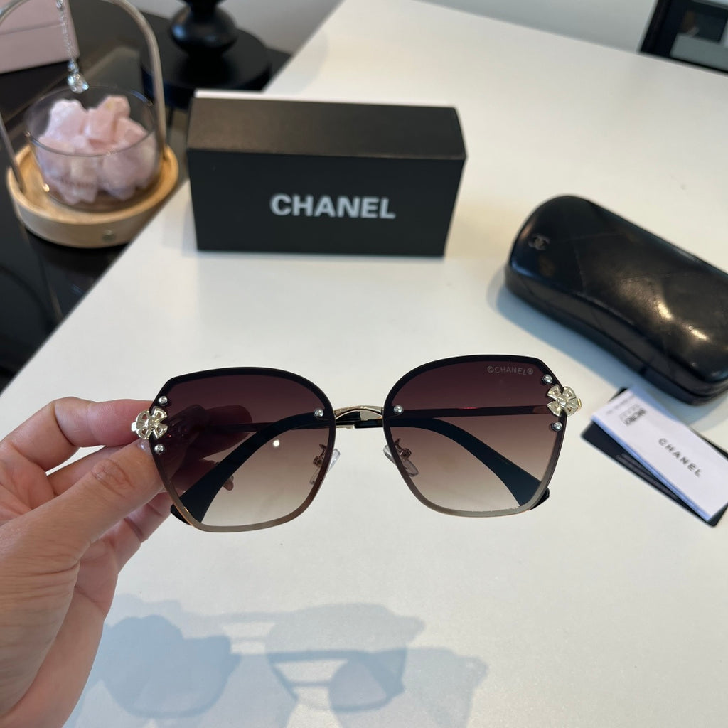 Chanel Oversized Silver Lens Sunglasses for Men & Women - 486558 - detail image 5