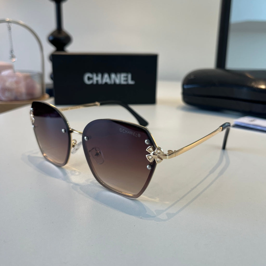Chanel Oversized Silver Lens Sunglasses for Men & Women - 158360 - detail image 3