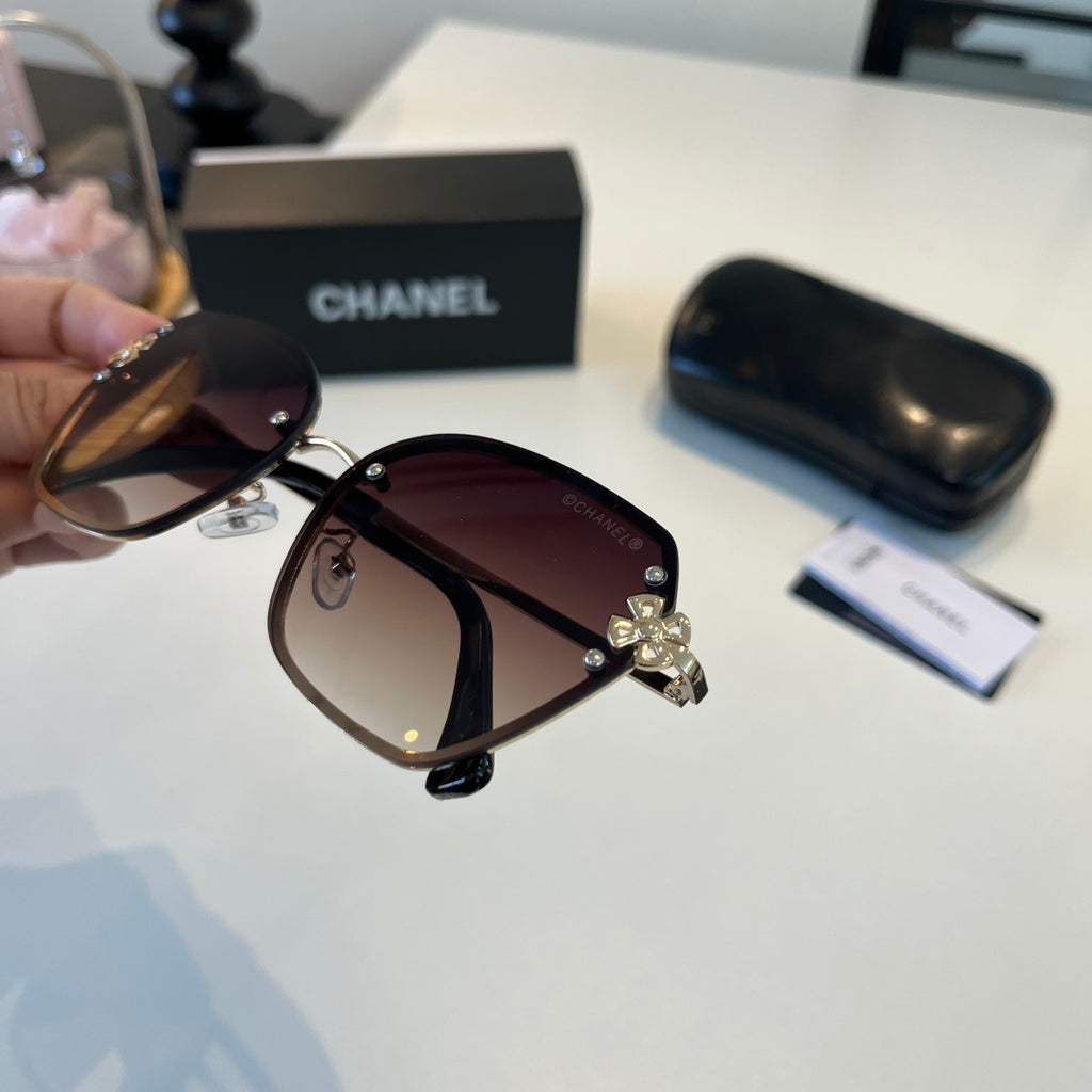 Chanel Oversized Silver Lens Sunglasses for Men & Women - 158360 - detail image 6