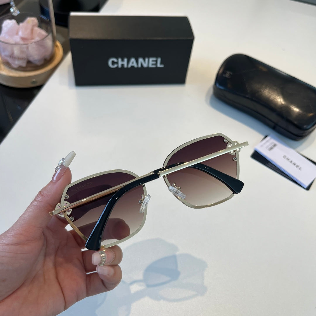 Chanel Oversized Silver Lens Sunglasses for Men & Women - 486558 - detail image 8